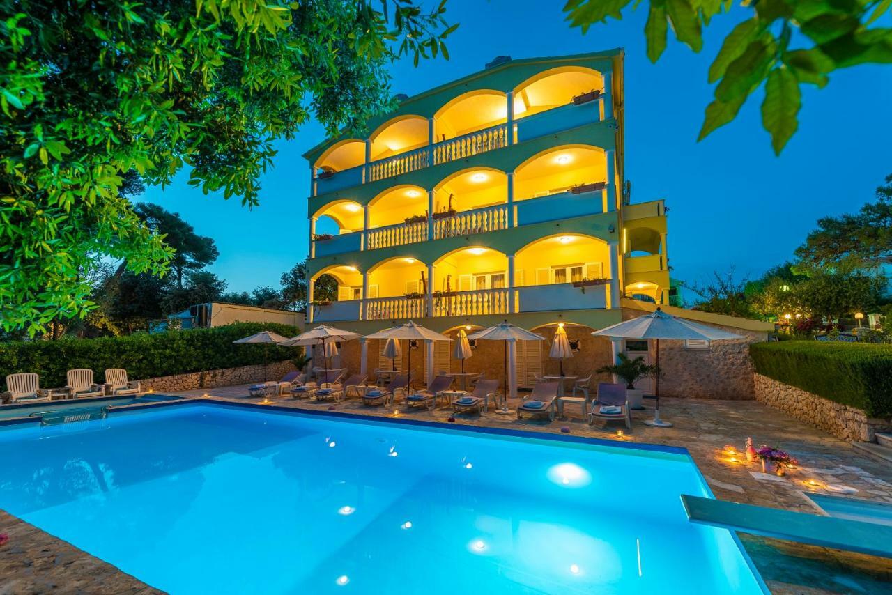 Villa Nela Petrcane Exteriör bild