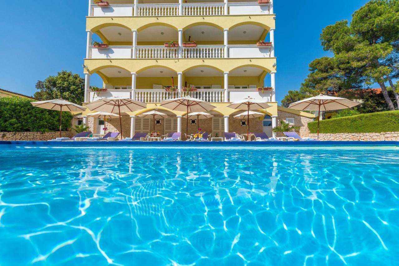 Villa Nela Petrcane Exteriör bild